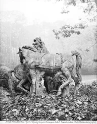 Tritones acicalando dos caballos del sol en el bosque de los Baños de Apolo, c.1667-72